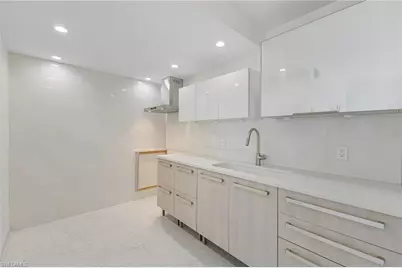 780 10th Ave S #4, Naples, FL 34102 - Photo 3