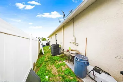 816 Cortez Ave, Lehigh Acres, FL 33972 - Photo 45