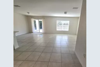 1814 NE 40th Ln, Cape Coral, FL 33909 - Photo 5