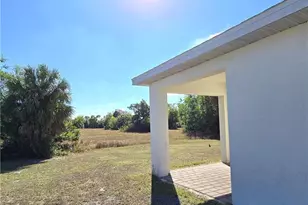 1814 NE 40th Ln, Cape Coral, FL 33909 - Photo 23