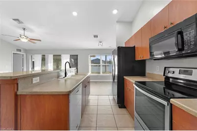 2805 66th St W, Lehigh Acres, FL 33971 - Photo 15