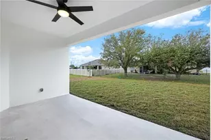 2212 NE 5th Pl, Cape Coral, FL 33909 - Photo 25
