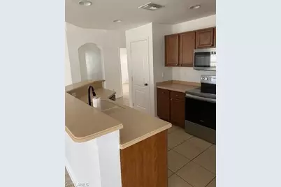 3519 NE 12th Pl, Cape Coral, FL 33909 - Photo 7