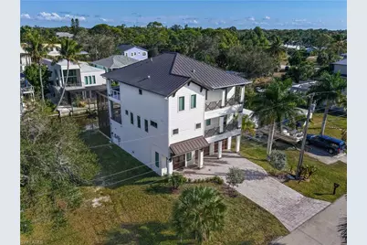 27570 Tarpon Way, Bonita Springs, FL 34134 - Photo 3