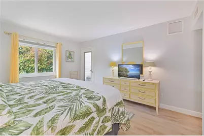 223 3rd Ave S #223, Naples, FL 34102 - Photo 17