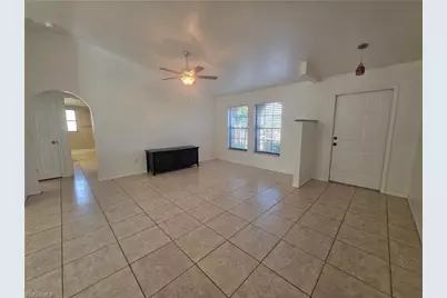 424 SW 37th Ln, Cape Coral, FL 33914 - Photo 15