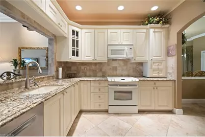 18092 San Carlos Blvd #915, Fort Myers Beach, FL 33931 - Photo 21