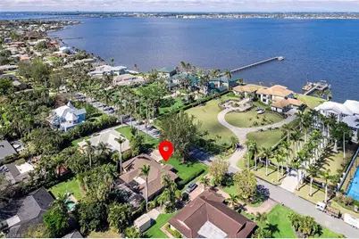 5657 Shaddelee Ln W, Fort Myers, FL 33919 - Photo 5