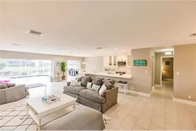 1424 Windsor Ct, Cape Coral, FL 33904 - Photo 7