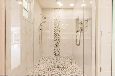 1424 Windsor Ct, Cape Coral, FL 33904 - Photo 19