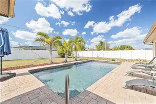 1628 Country Club Blvd, Cape Coral, FL 33990 - Photo 5