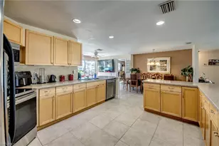 5231 Wisteria Ct, Cape Coral, FL 33904 - Photo 9