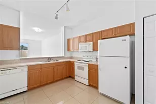 3637 Pine Oak Cir, Fort Myers, FL 33916 - Photo 15