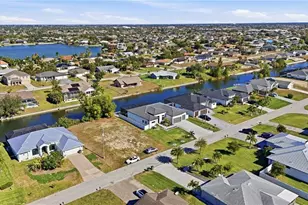 1409 SW 28th Terrace, Cape Coral, FL 33914 - Photo 7