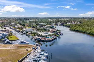 103 Montrose Dr, Fort Myers, FL 33919 - Photo 7