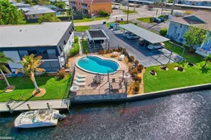 4722 SE 1st Pl, Cape Coral, FL 33904 - Photo 3