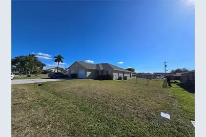 138 SE 12th St, Cape Coral, FL 33990 - Photo 3