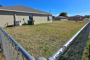 138 SE 12th St, Cape Coral, FL 33990 - Photo 25