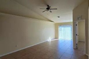 138 SE 12th St, Cape Coral, FL 33990 - Photo 7