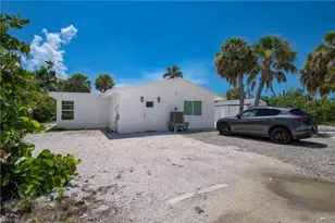 450 Birdsong Pl, Sanibel, FL 33957 - Photo 25