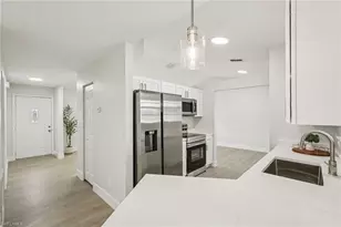 479 NE 2nd Pl, Cape Coral, FL 33909 - Photo 7