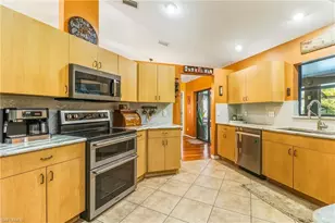 1425 SE 21st Terrace, Cape Coral, FL 33990 - Photo 7