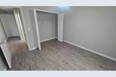 904 NE 5th Pl, Cape Coral, FL 33909 - Photo 5