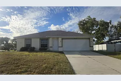904 NE 5th Pl, Cape Coral, FL 33909 - Photo 1