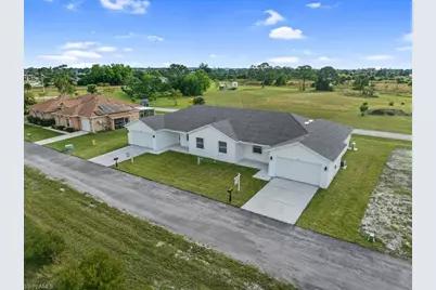 628 Falls Ln, Lehigh Acres, FL 33974 - Photo 3