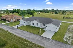 628 Falls Ln, Lehigh Acres, FL 33974 - Photo 3