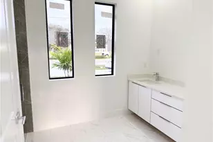 916 Nicholas Pkwy W, Cape Coral, FL 33991 - Photo 19