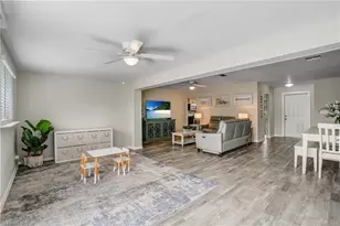 1101 SE 37th St, Cape Coral, FL 33904 - Photo 11