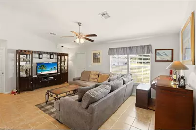 515 NE 5th Pl, Cape Coral, FL 33909 - Photo 9