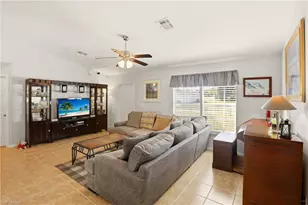 515 NE 5th Pl, Cape Coral, FL 33909 - Photo 9