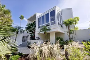 479 Lagoon Dr, Sanibel, FL 33957 - Photo 3