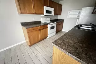 1019 SE 11th St, Cape Coral, FL 33990 - Photo 5