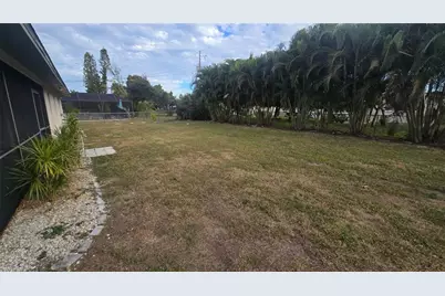 1012 SE 42nd Ln, Cape Coral, FL 33904 - Photo 15