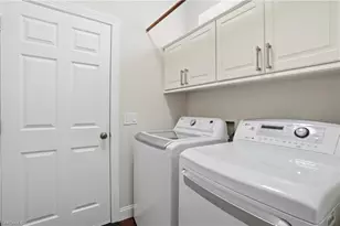 10711 Maui Cir, Estero, FL 33928 - Photo 31