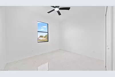 1612 NE 6th Pl, Cape Coral, FL 33909 - Photo 11