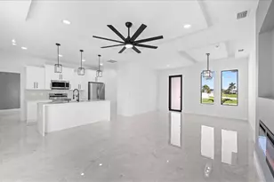 1612 NE 6th Pl, Cape Coral, FL 33909 - Photo 31