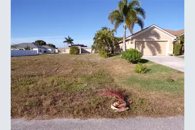 105 NW 9th Ter, Cape Coral, FL 33993 - Photo 5