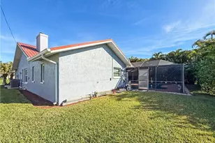 2304 SW 50th Ln, Cape Coral, FL 33914 - Photo 35