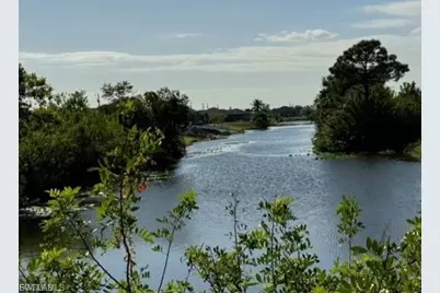 1016 NE 12th St, Cape Coral, FL 33909 - Photo 5