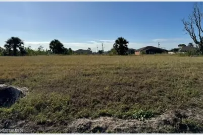 1016 NE 12th St, Cape Coral, FL 33909 - Photo 11