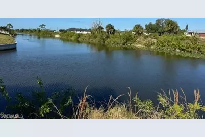 1024 NE 12th St, Cape Coral, FL 33909 - Photo 11