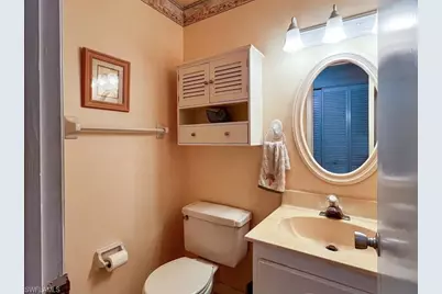 65 Fairbanks Ct, Fort Myers, FL 33919 - Photo 5