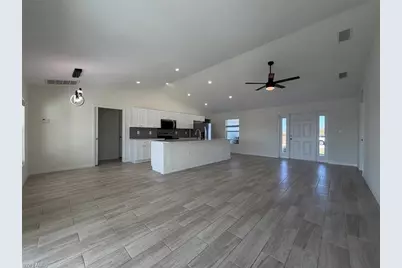 1018 Vogiantzis Pkwy, Cape Coral, FL 33909 - Photo 5