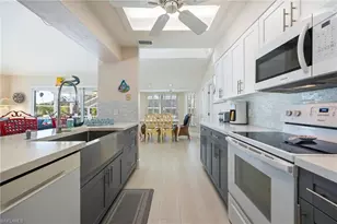 424 Lagoon Dr, Sanibel, FL 33957 - Photo 15