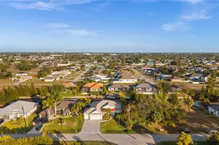 1729 SW 17th Pl, Cape Coral, FL 33991 - Photo 37