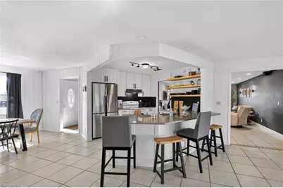 2413 Woodland Cir, Fort Myers, FL 33907 - Photo 11